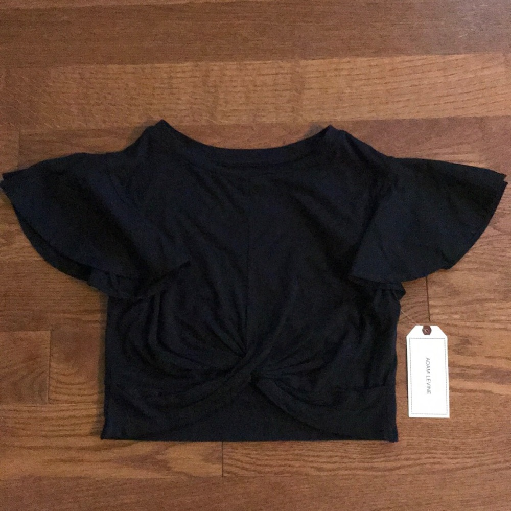 Very cropped black tee with flared sleeves
